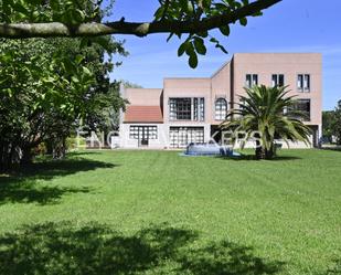 Vista exterior de Casa o xalet en venda en Santander amb Aire condicionat, Calefacció i Jardí privat