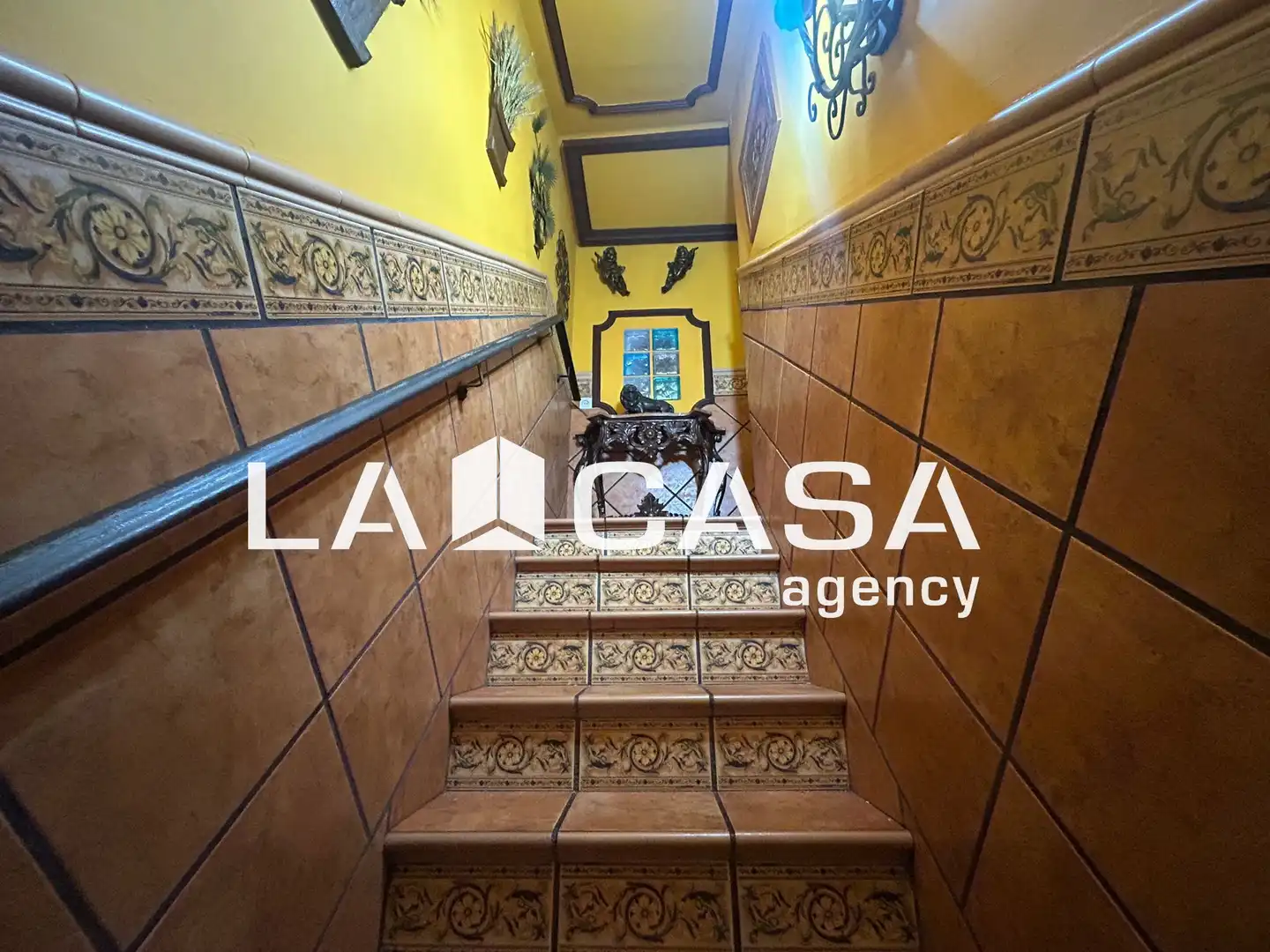 Casa adosada en venda en Algeciras amb Terrassa i Balcó