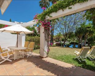 Jardí de Planta baixa en venda en Benahavís amb Aire condicionat, Terrassa i Piscina