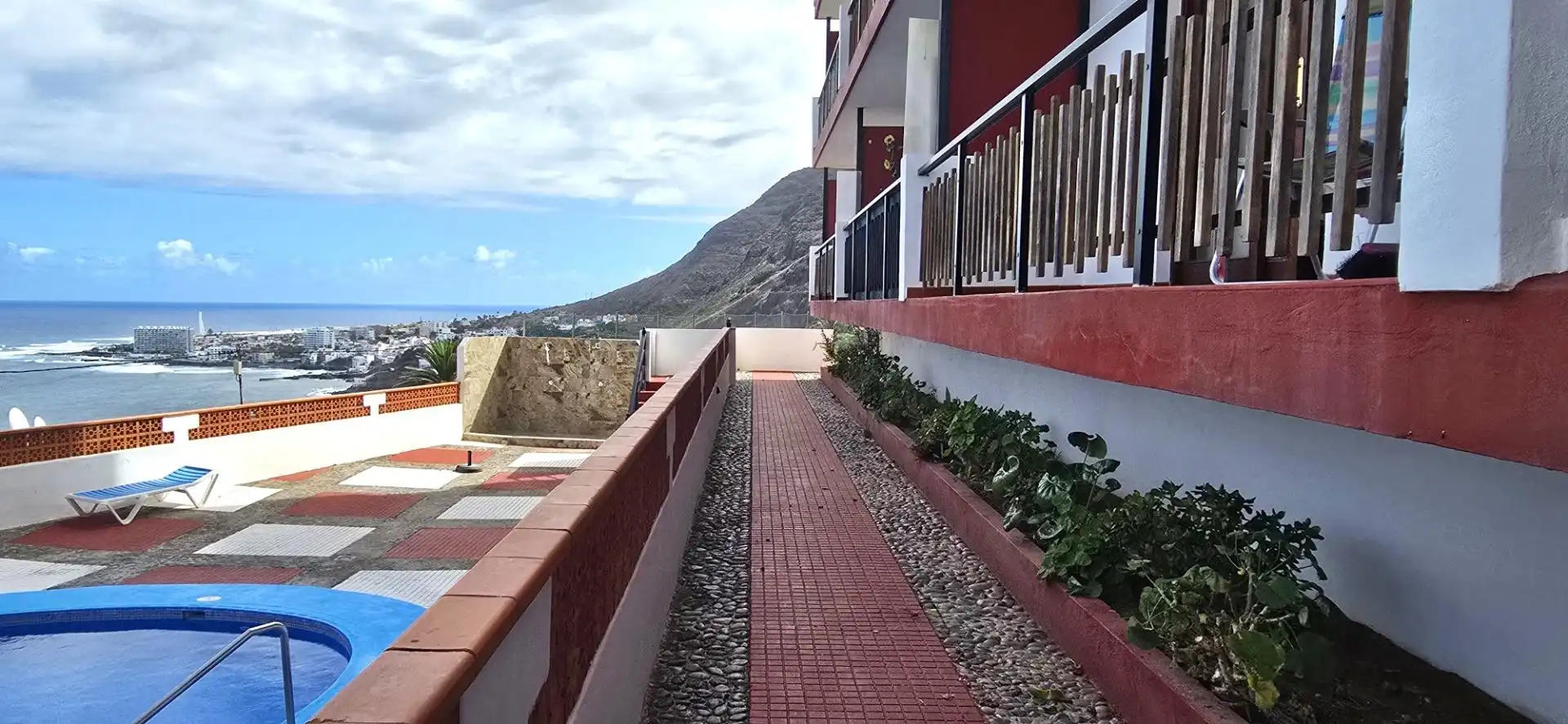 Vista exterior de Piso en venta en San Cristóbal de la Laguna con Balcón y Piscina comunitaria