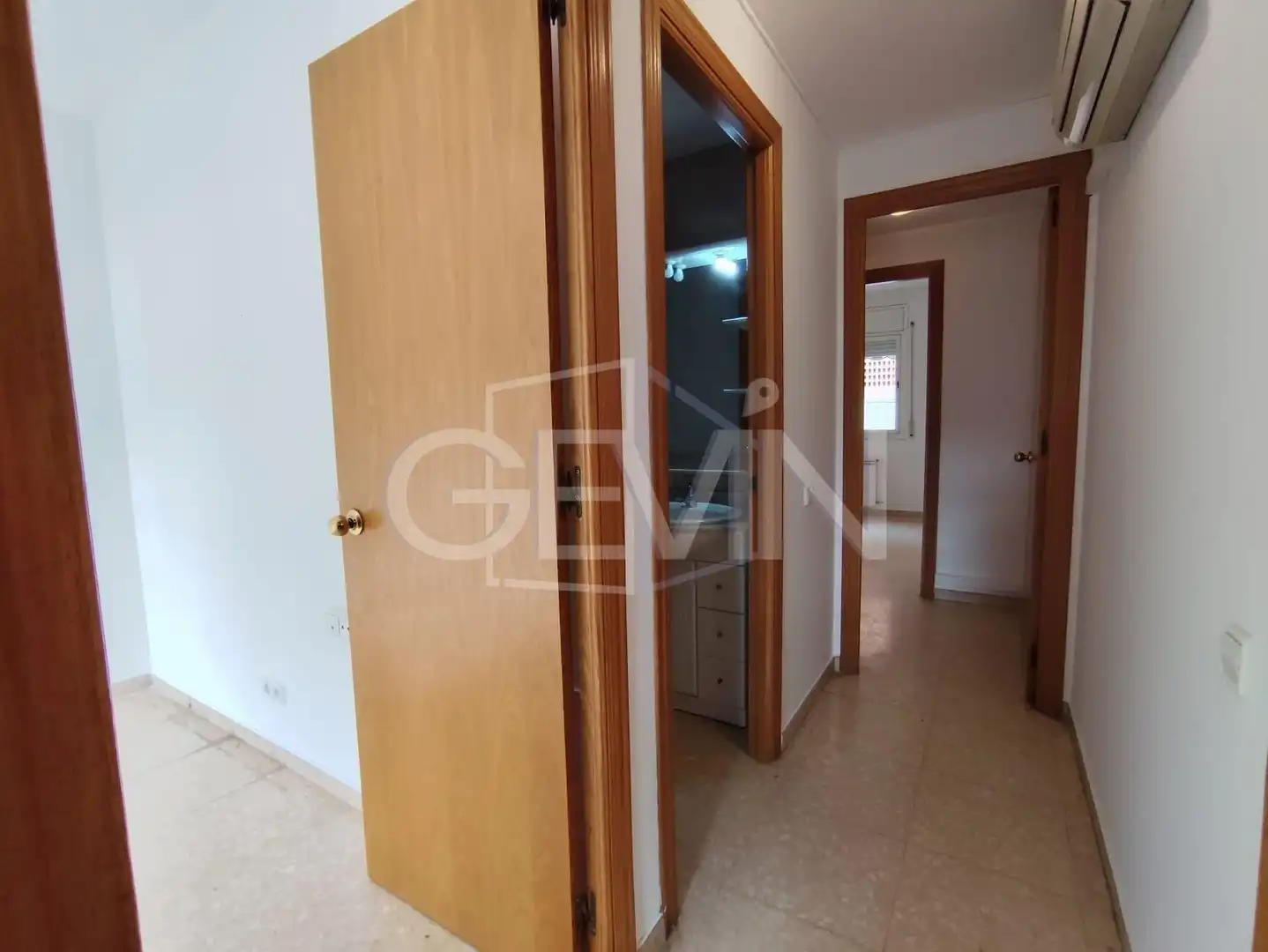 Piso en venta en Santa Perpètua de Mogoda con Aire acondicionado, Trastero y Balcón