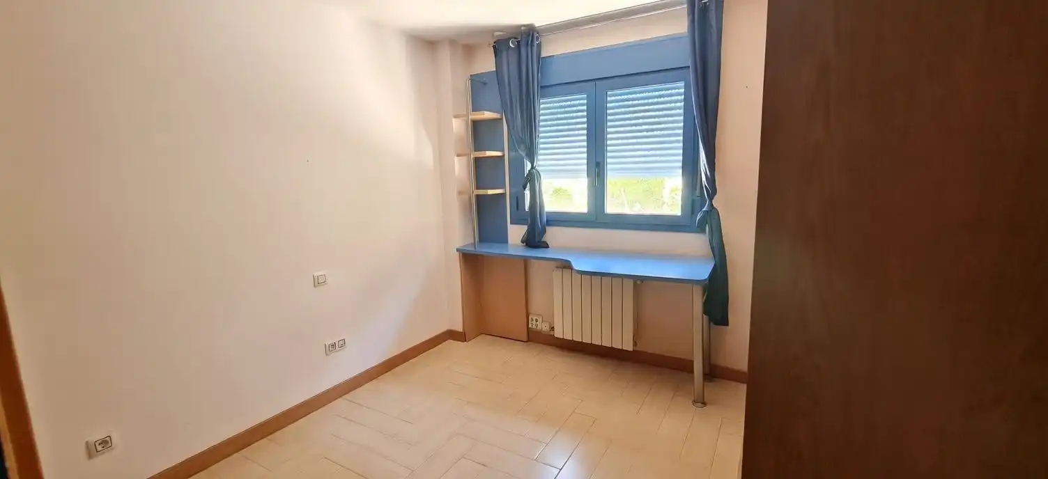 Habitación de Piso en venta en Madrid con Calefacción, Terraza y Trastero