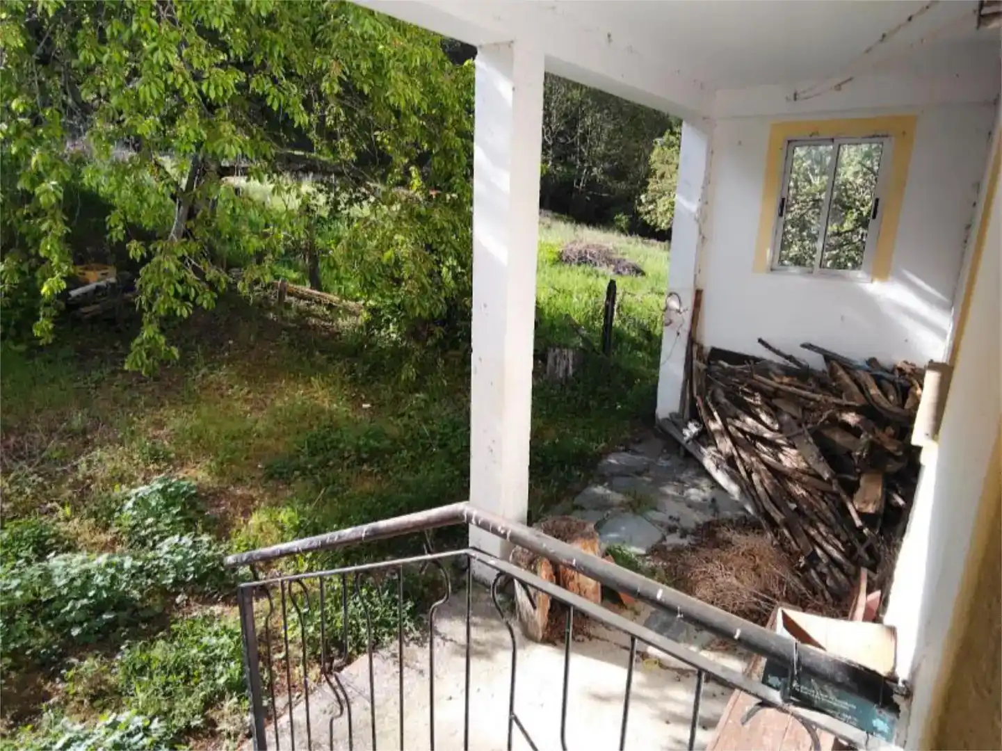 Casa adosada en venta en Barjas con Jardín privado, Trastero y Amueblado