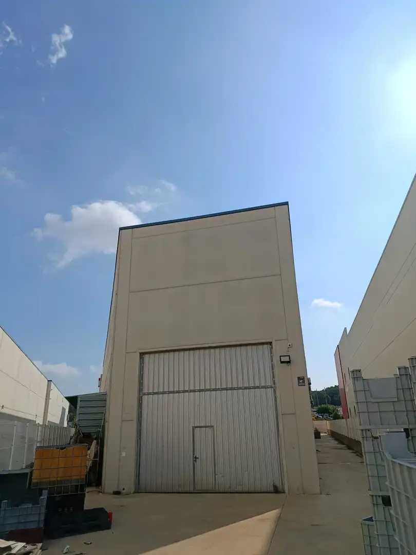 Vista exterior de Nau industrial de lloguer en El Vendrell