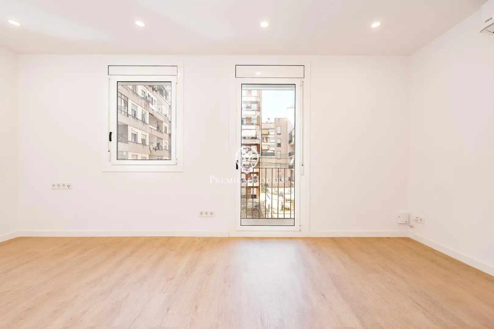 Schlafzimmer von Wohnungen zum Verkauf in Barcelona mit Klimaanlage, Heizung und Parkett