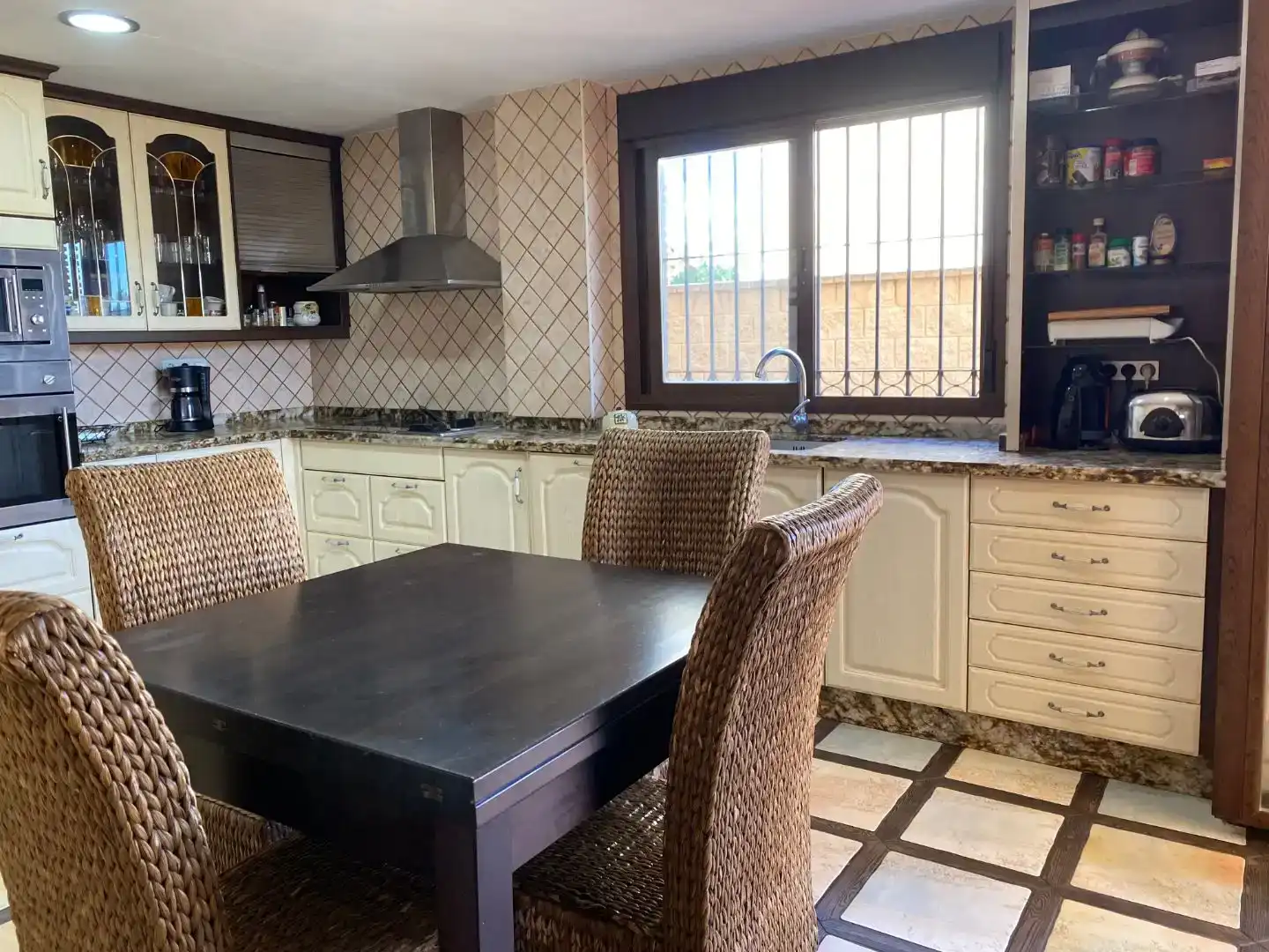 Cuina de Casa o xalet en venda en Torremolinos amb Aire condicionat, Piscina i Balcó