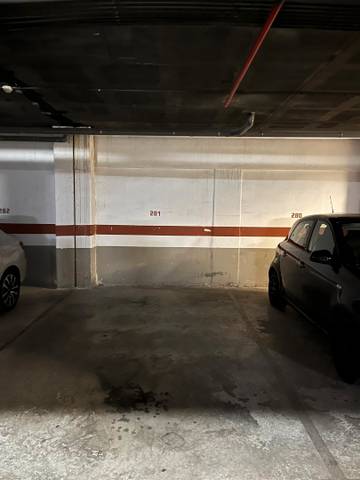 Garaje en Venta en Calle Médico Andrés Boldó en Paus - Poligono San Blas