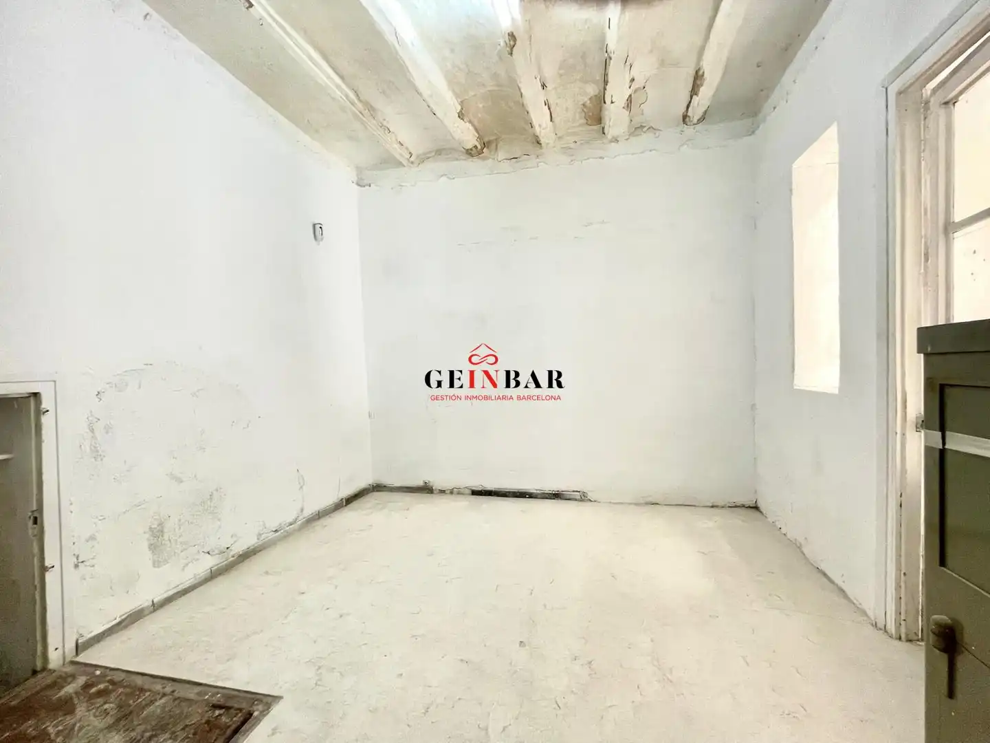 Planta baja en venta en Barcelona con Trastero y Alarma