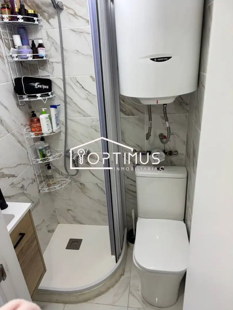 Baño de Apartamento en venta en Xirivella con Aire acondicionado, Amueblado y Horno