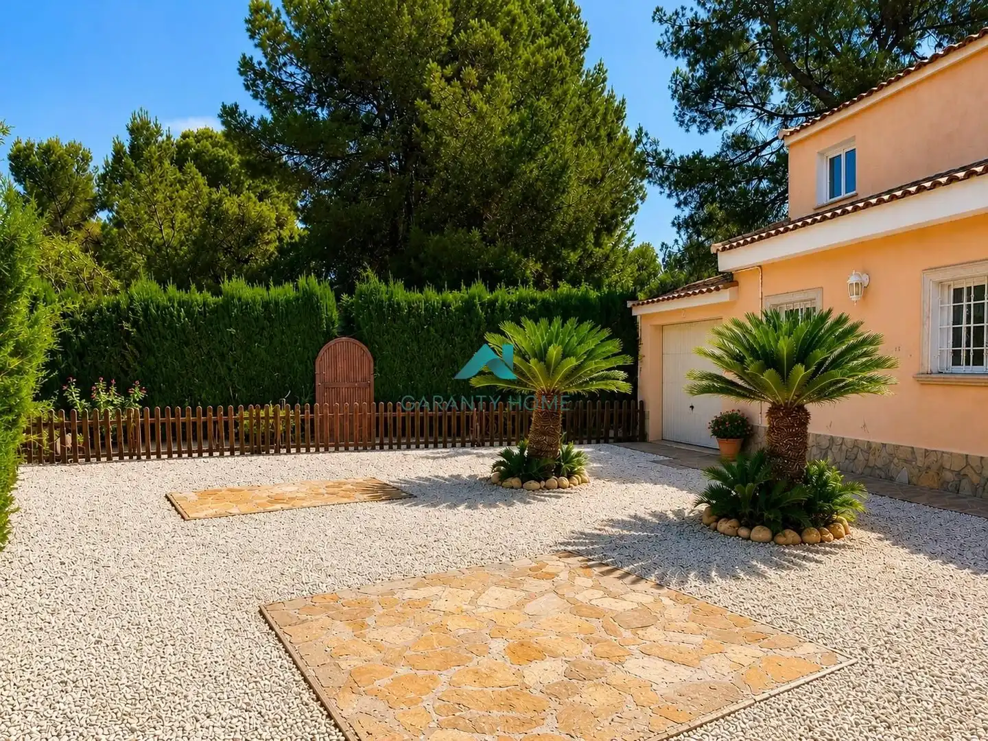 Vista exterior de Casa o xalet en venda en Serra amb Aire condicionat, Calefacció i Jardí privat