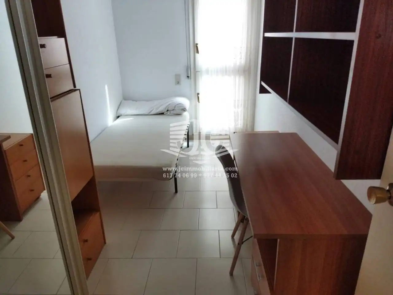 Habitación de Piso de alquiler en Tortosa con Aire acondicionado, Parquet y Amueblado
