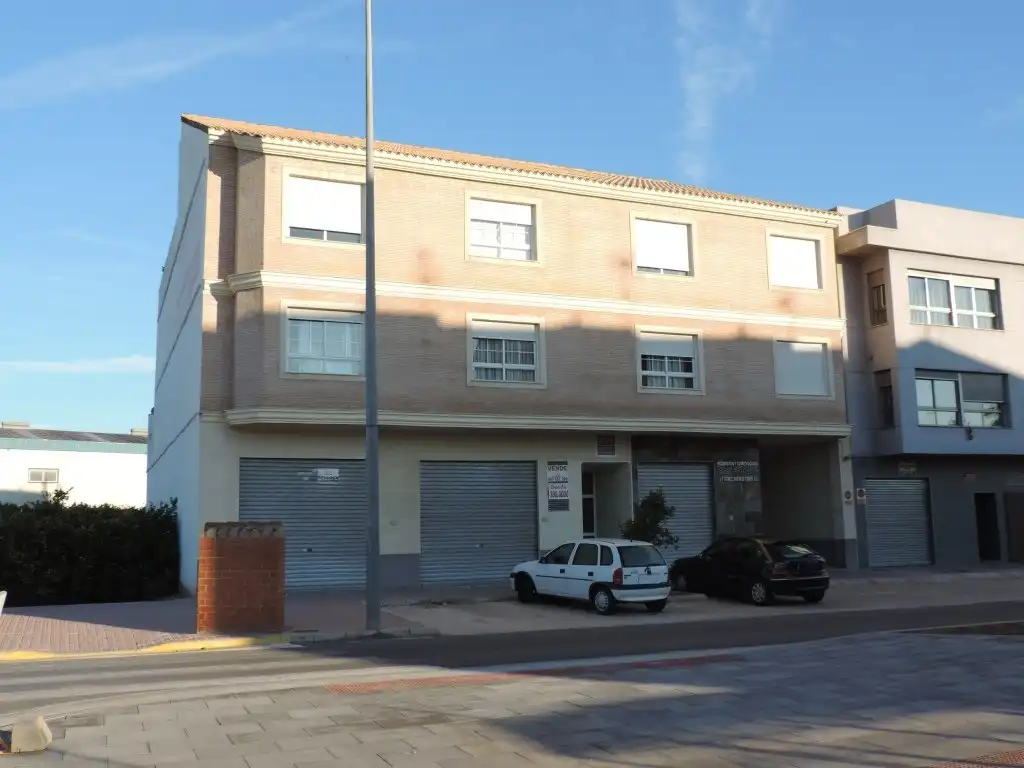 Aparcament amb ascensor en venda a C/ Diputación