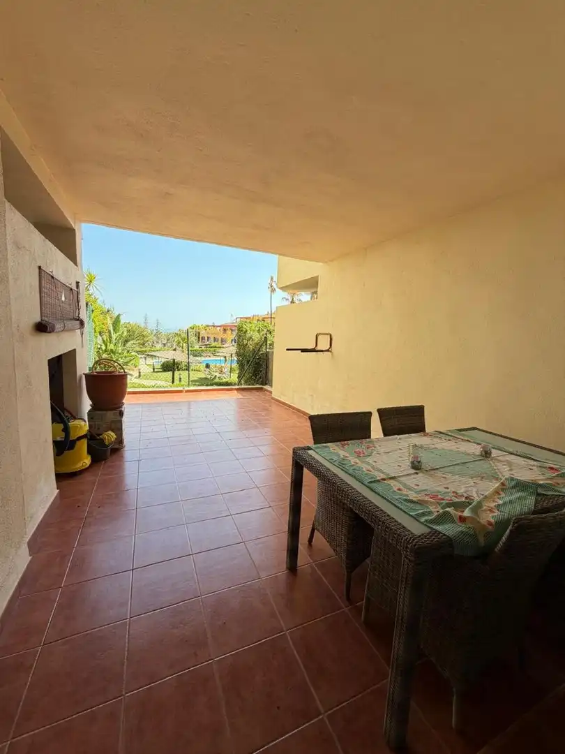 Terraza de Apartamento de alquiler en Marbella con Aire acondicionado, Calefacción y Jardín privado