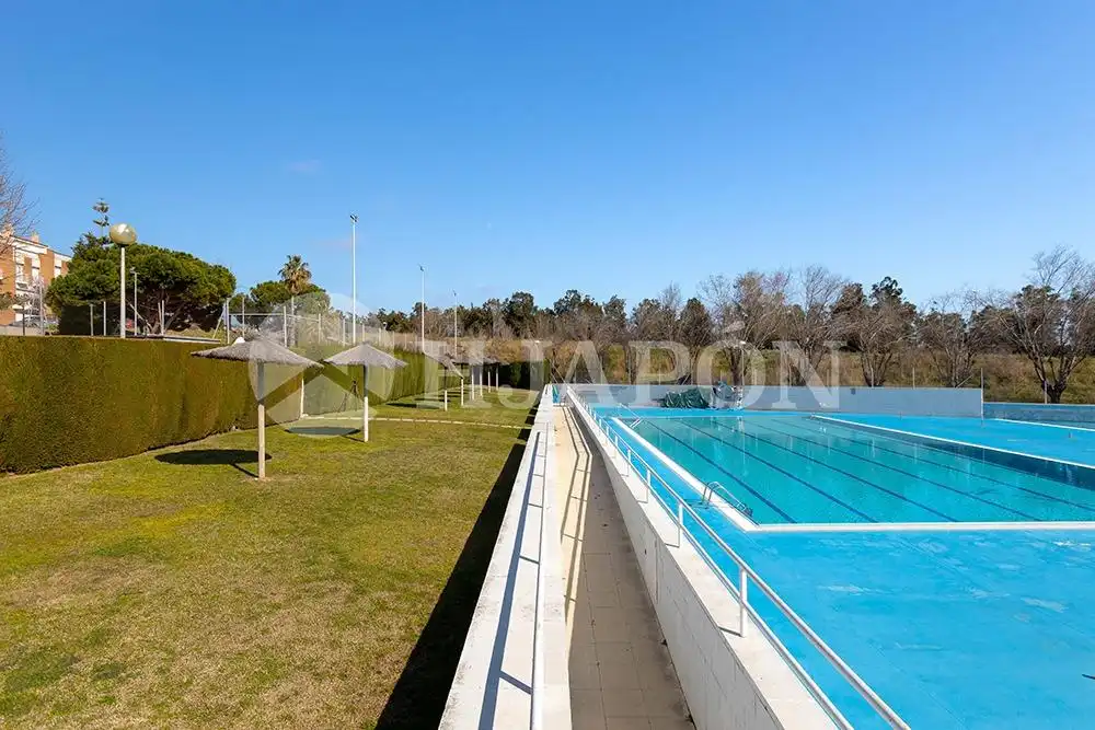 Piscina de Àtic en venda en Montgat amb Aire condicionat, Calefacció i Terrassa