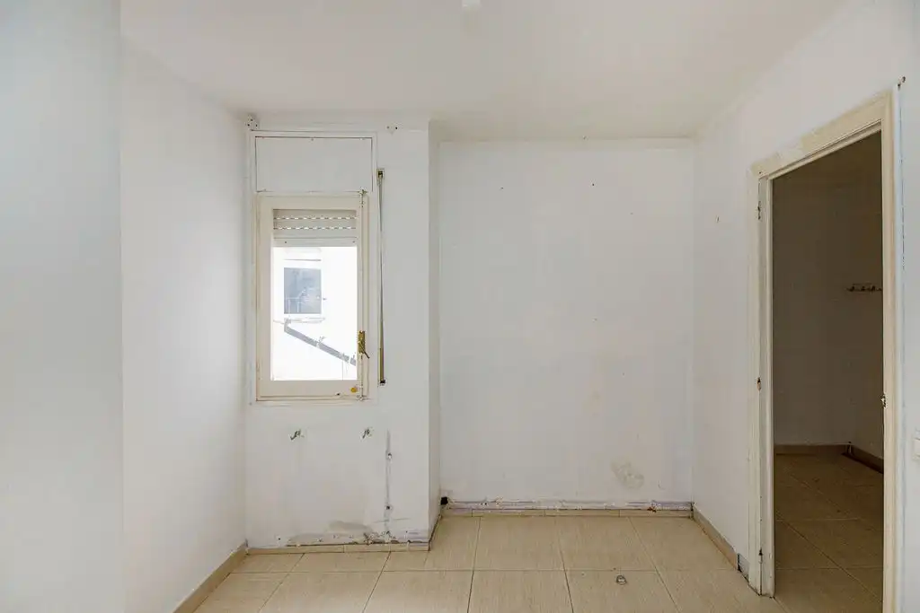 Habitación de Piso en venta en Salt con Alarma