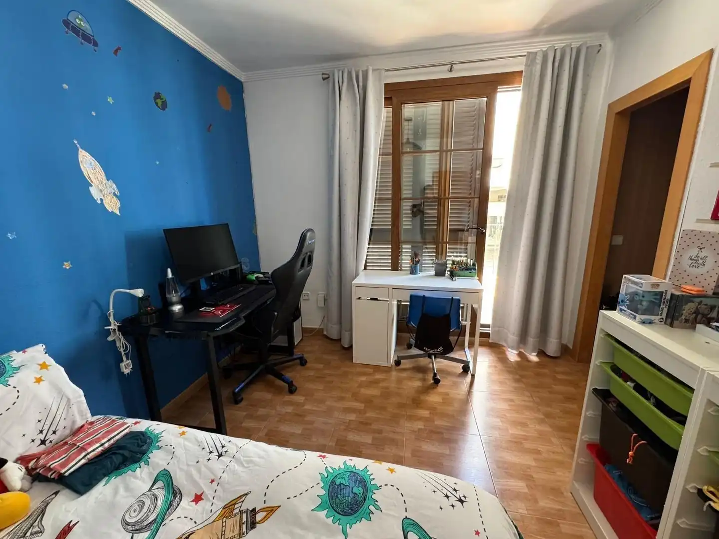 Schlafzimmer von Einfamilien-Reihenhaus zum Verkauf in Fuengirola mit Klimaanlage, Terrasse und Möbliert