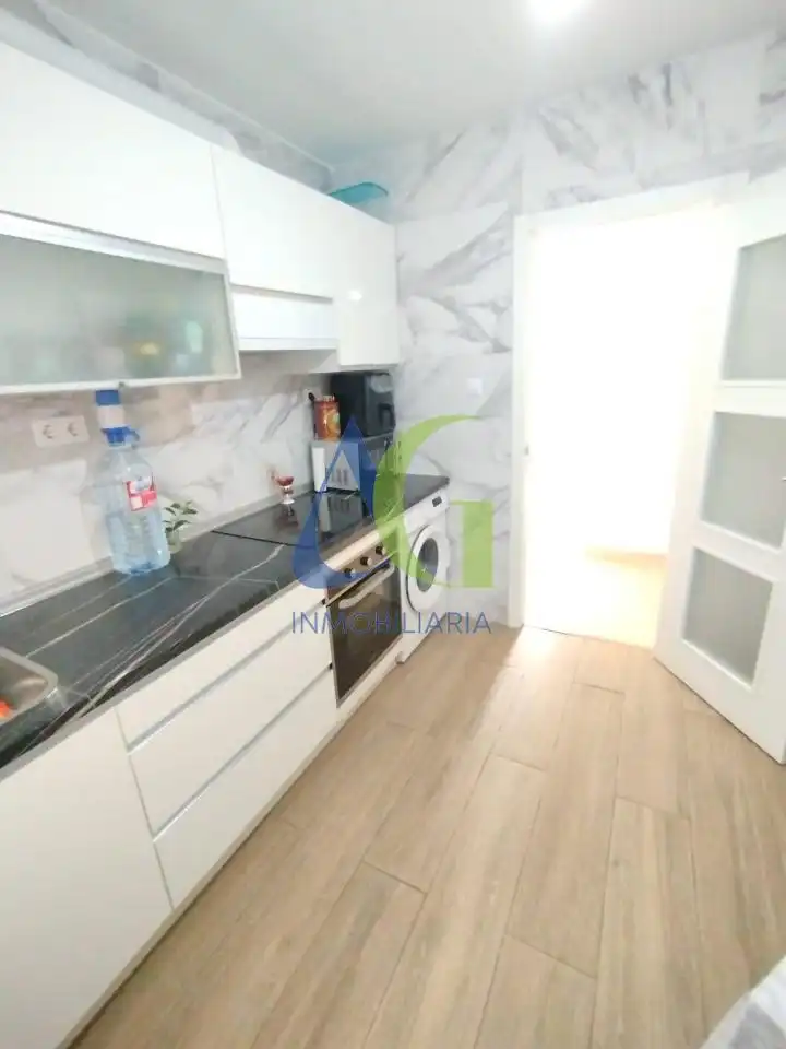 Küche von Wohnung zum Verkauf in León Capital  mit Heizung, Parkett und Abstellraum