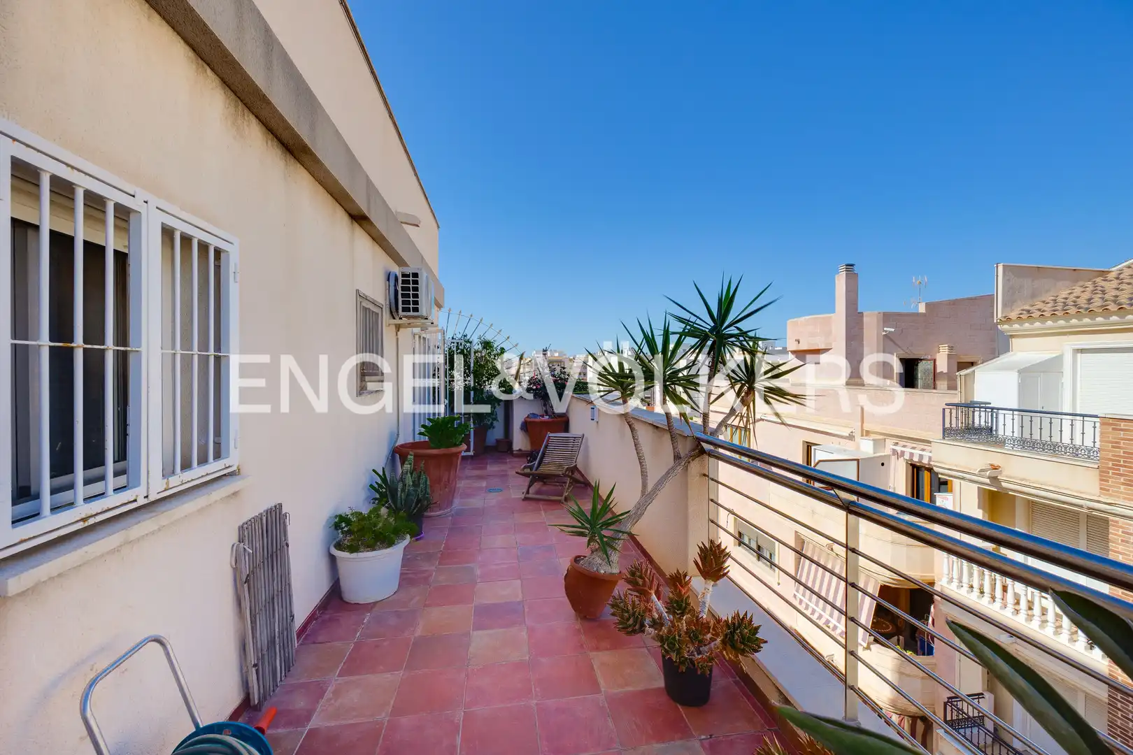 Vista exterior de Ático en venta en Torrevieja con Aire acondicionado, Calefacción y Terraza