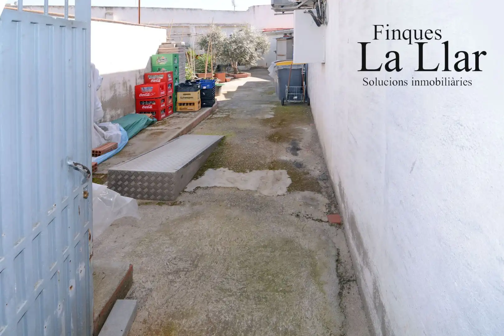 Commercial properties for sale in d'Ernest Lluch, Torrent Ballester
