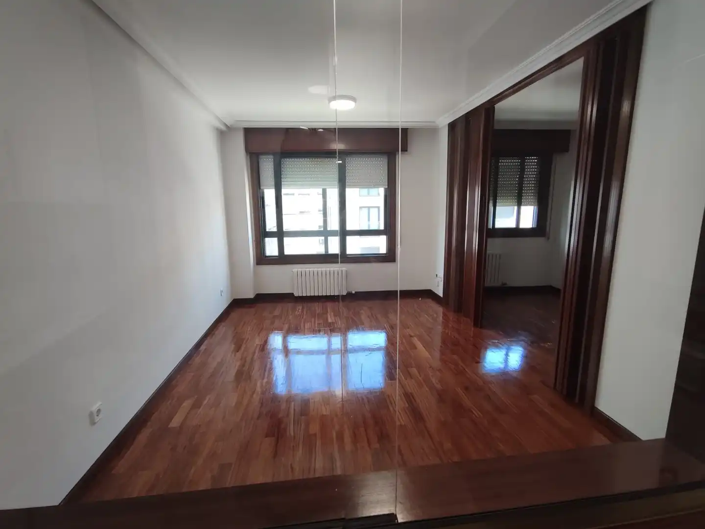 Living room of Study for rent in Vigo   with Heating, Parquet flooring and Washing machine