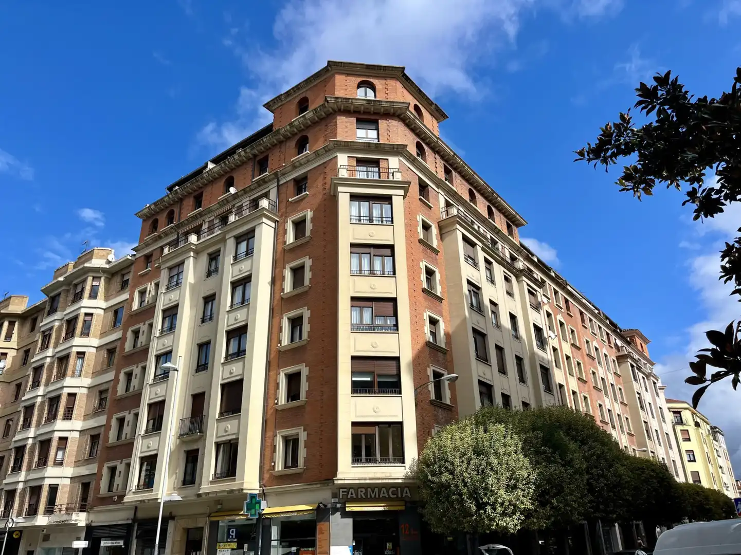 Vista exterior de Piso en venta en  Pamplona / Iruña con Aire acondicionado, Calefacción y Jardín privado