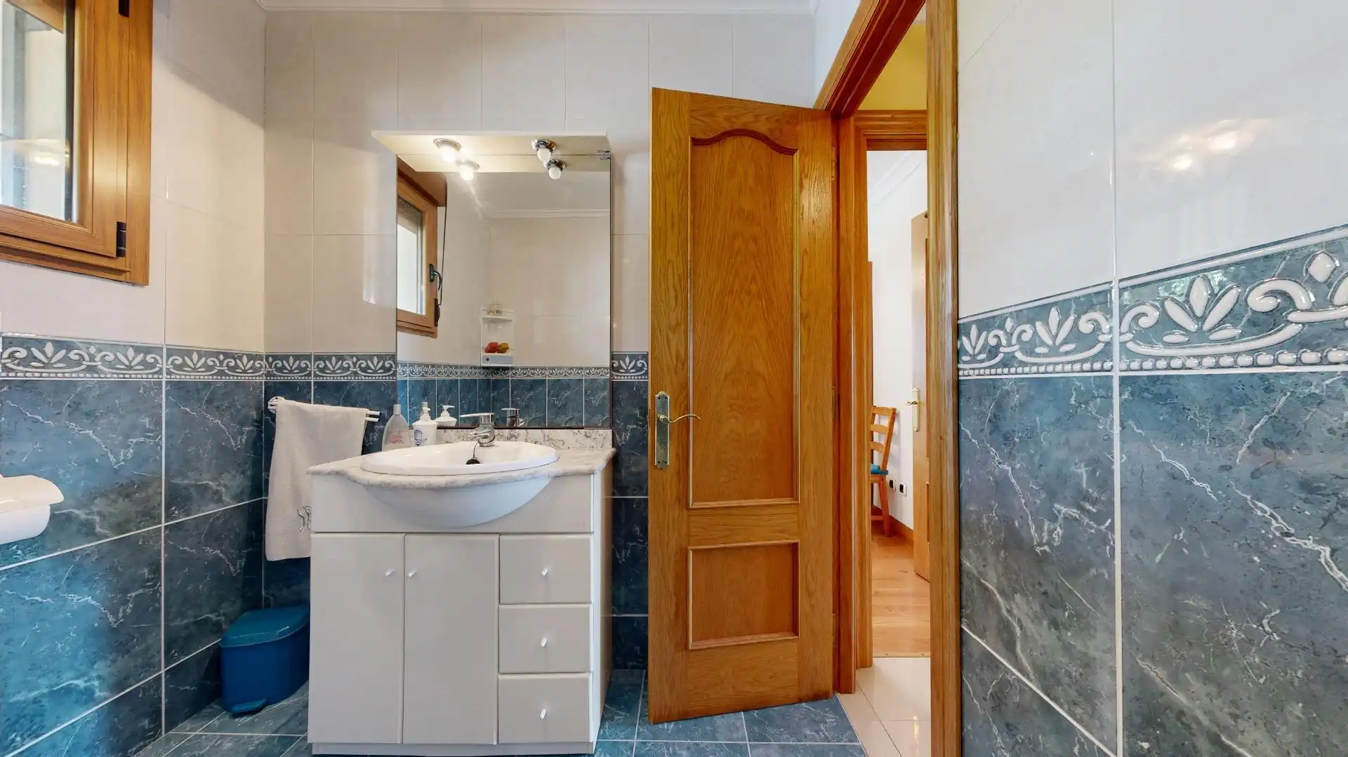 Badezimmer von Haus oder Chalet zum Verkauf in Valle de Mena mit Heizung, Privatgarten und Terrasse