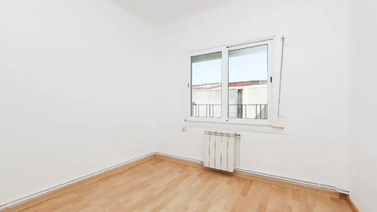 Bedroom of Flat for sale in Sabadell
