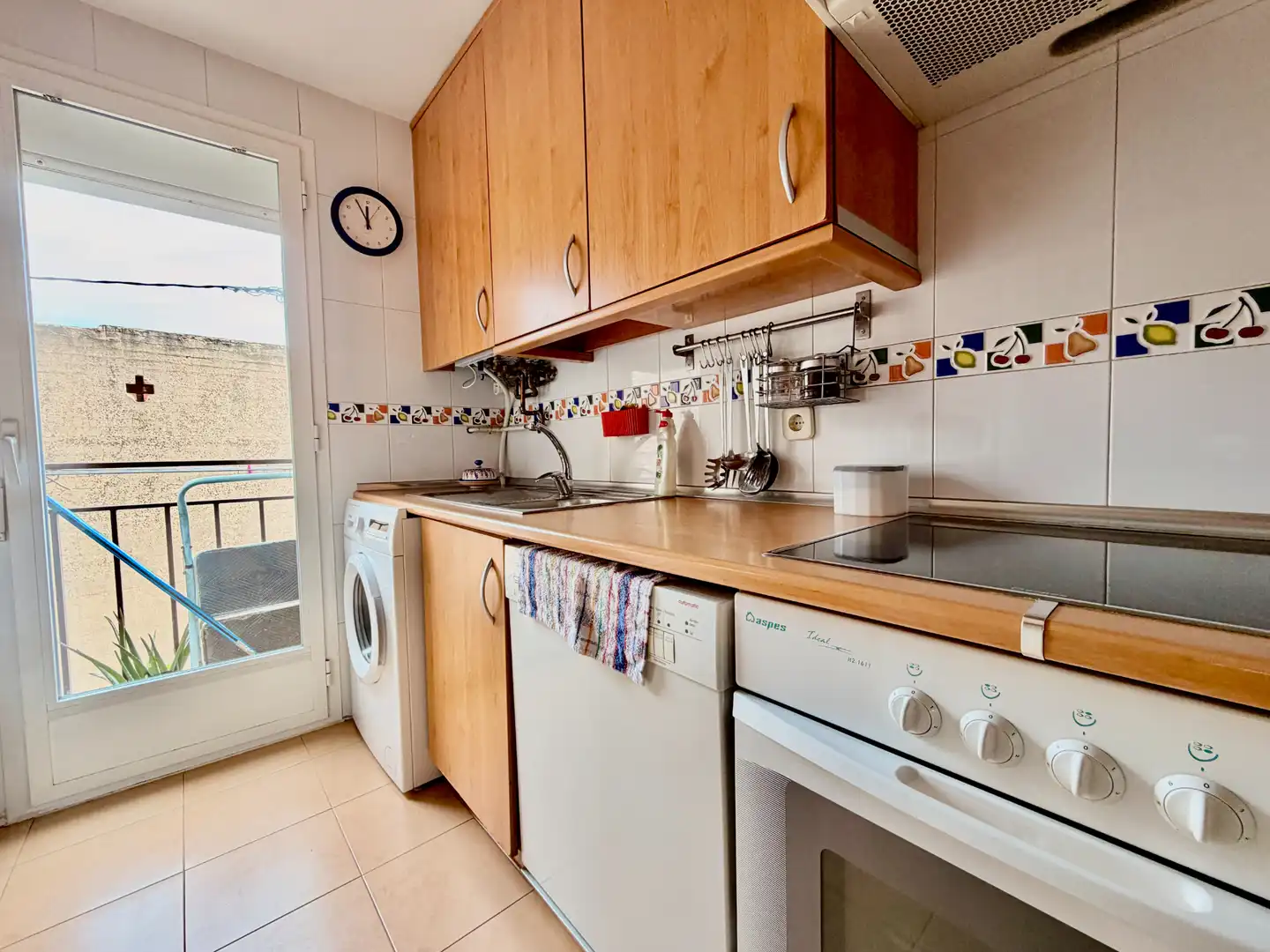 Kitchen of Flat for sale in Madrid  with Air Conditioner, Heating and Parquet flooring
