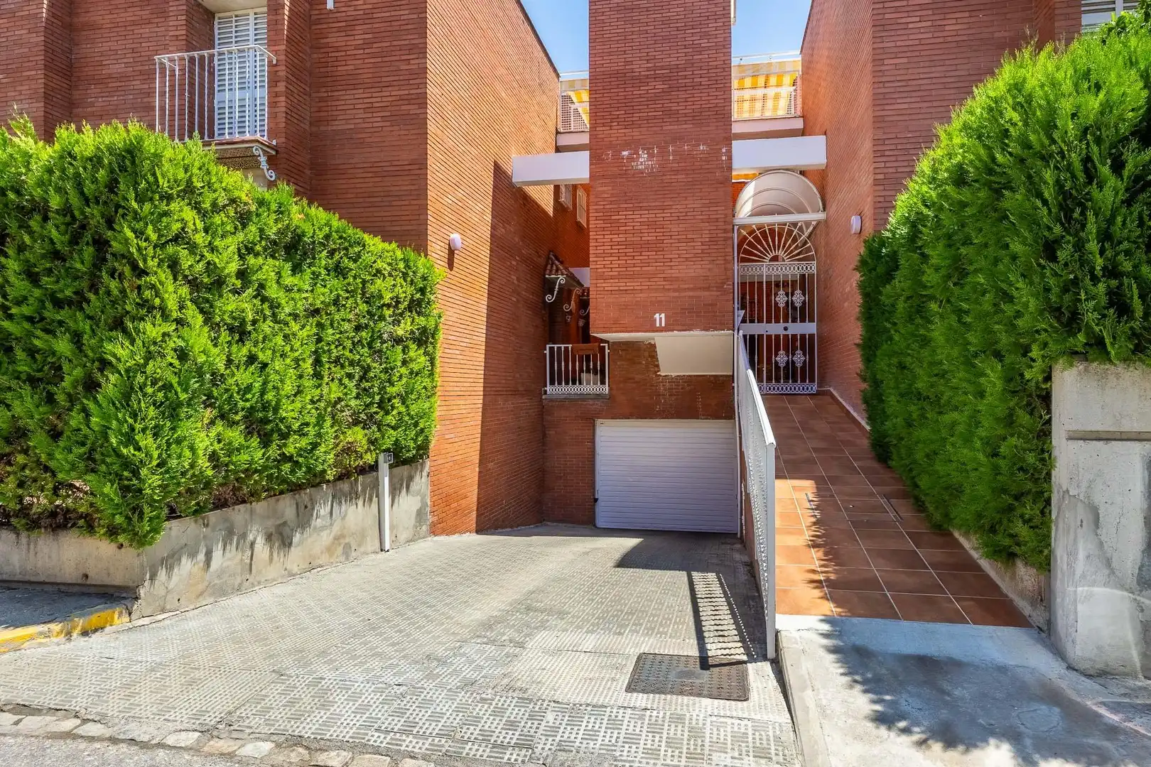Vista exterior de Casa o chalet en venta en Sevilla con Aire acondicionado, Calefacción y Jardín privado