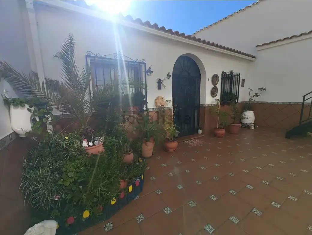 Vista exterior de Casa o chalet en venta en Valdepeñas con Aire acondicionado, Calefacción y Trastero