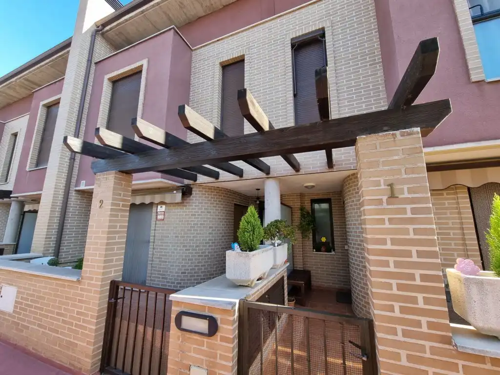 Detached homes for sale in Alesanco, La Rioja