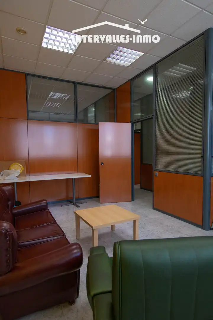 Oficina en venda a Caldes de Montbui