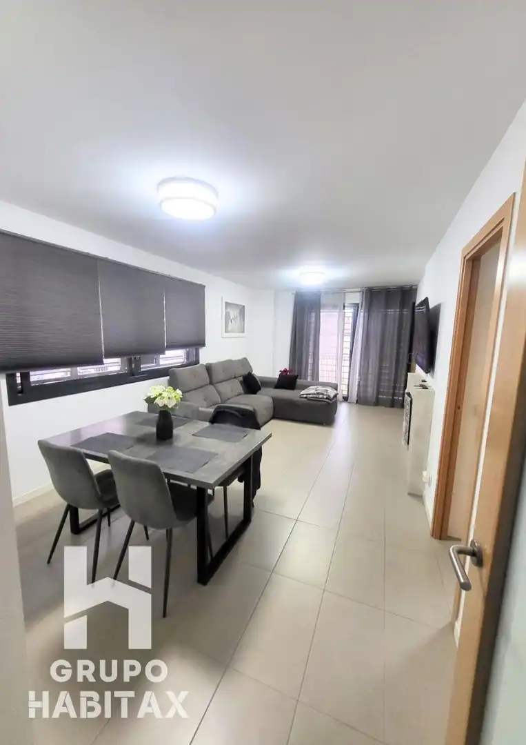 Living room of Duplexes for sale in Santa Coloma de Gramenet
