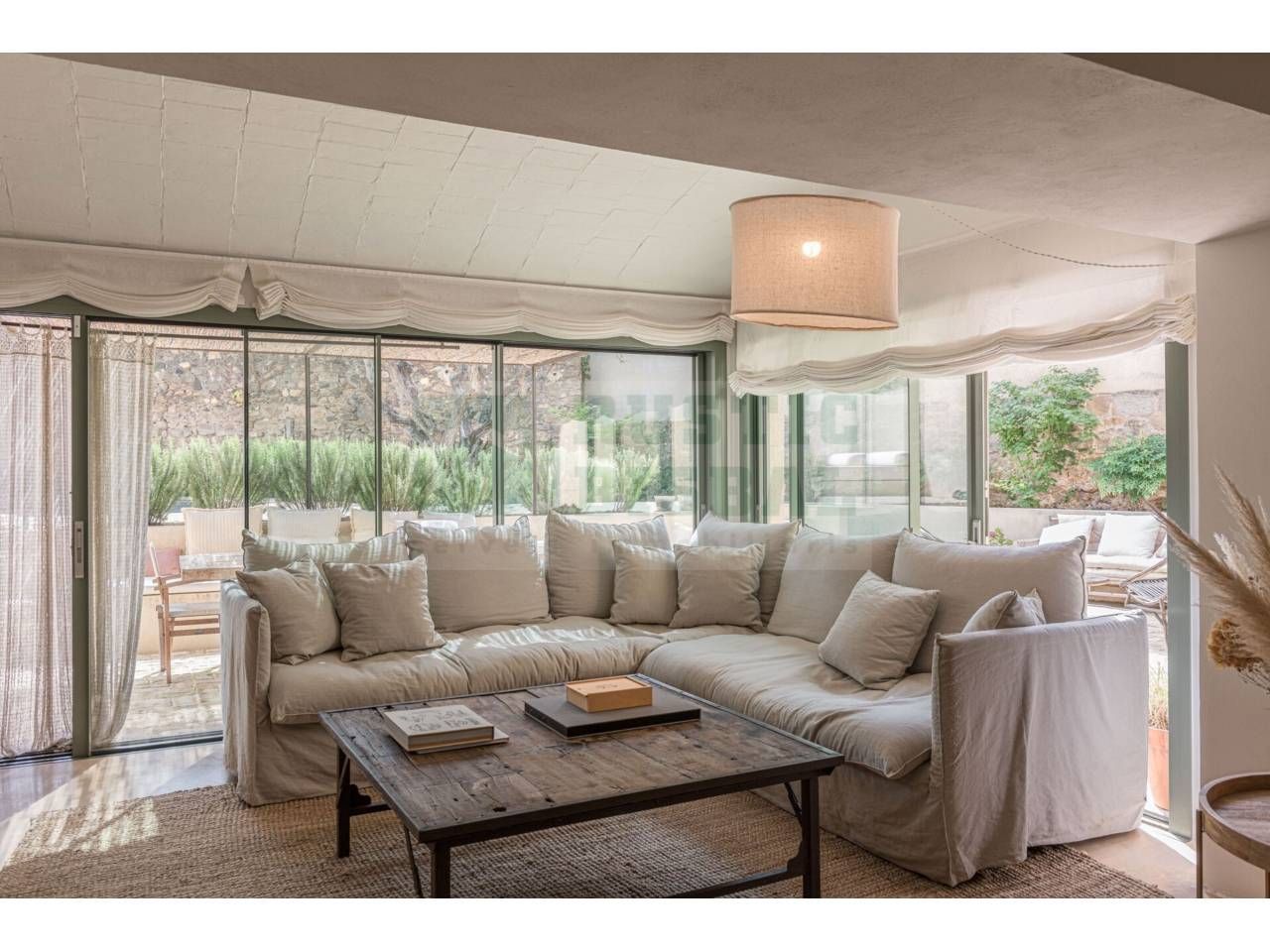 Living room of Country house for sale in Corçà  with Air Conditioner, Heating and Private garden