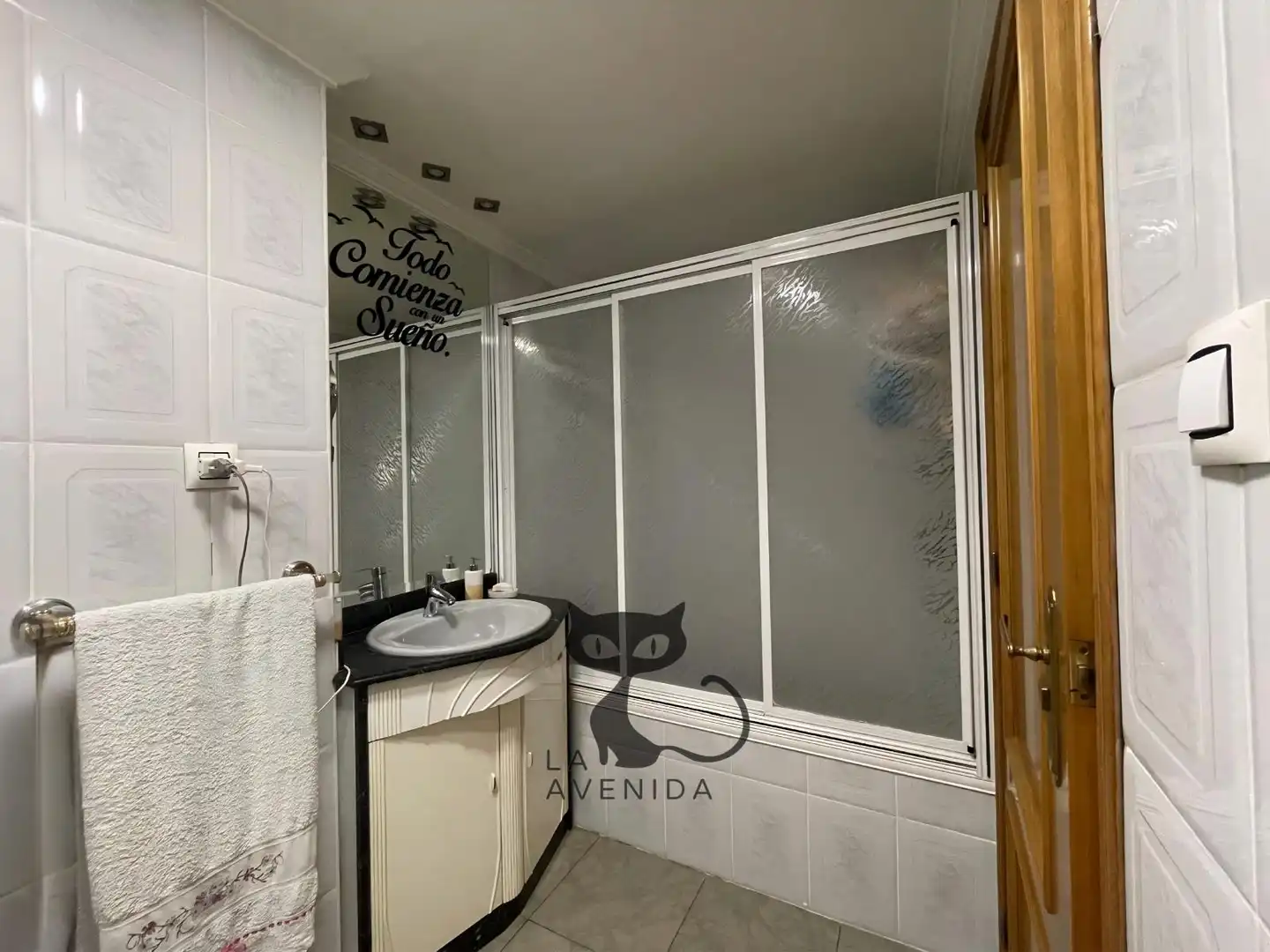 Bathroom of Apartments for sale in Manises