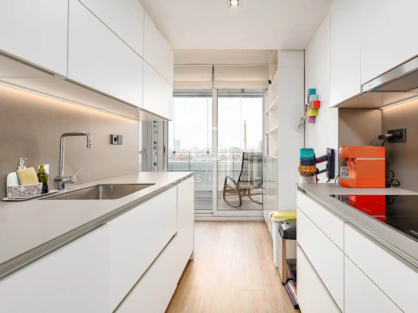 Cuina de Pis en venda en Barcelona amb Aire condicionat, Calefacció i Terrassa