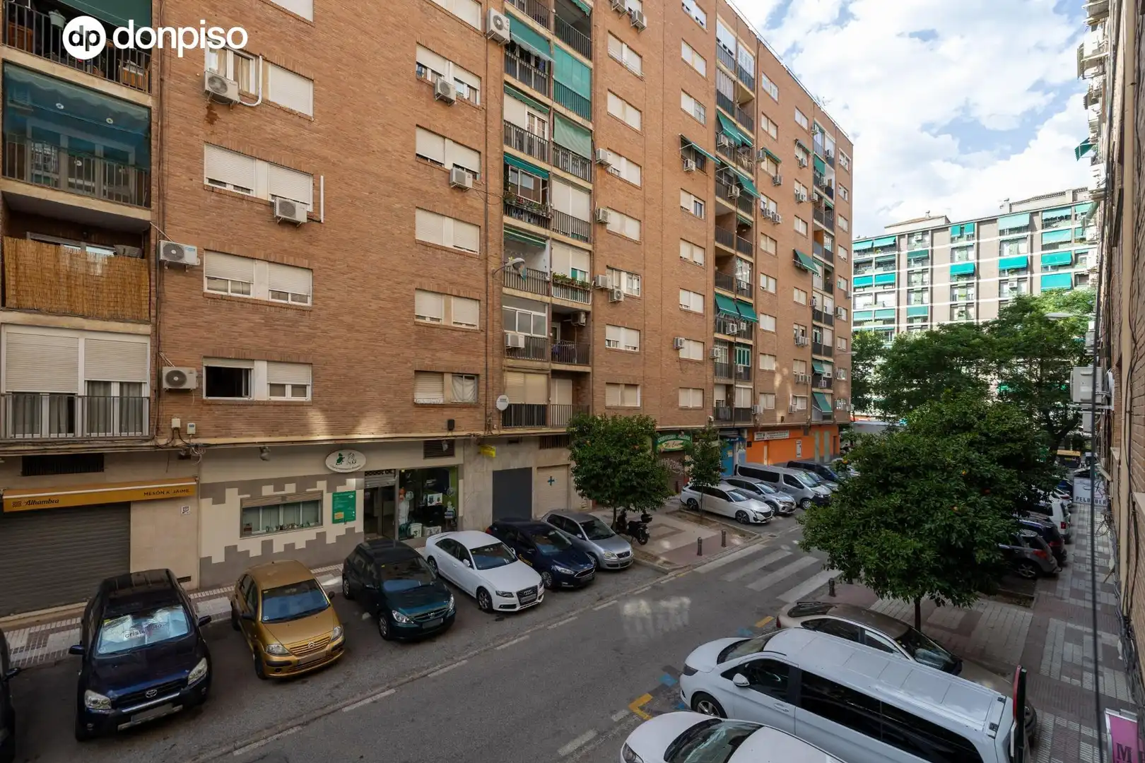 Vista exterior de Piso en venta en Granada con Terraza y Amueblado