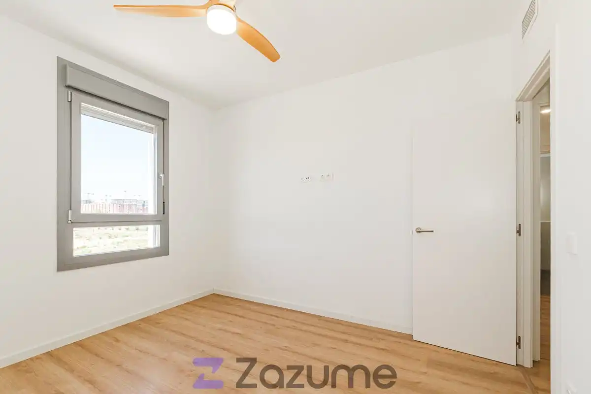 Schlafzimmer von Wohnung zur Miete in Dos Hermanas mit Klimaanlage, Heizung und Privatgarten