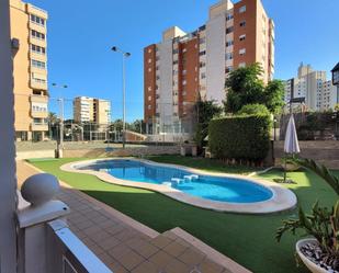 Piscina de Casa o xalet en venda en Alicante / Alacant amb Aire condicionat, Terrassa i Balcó