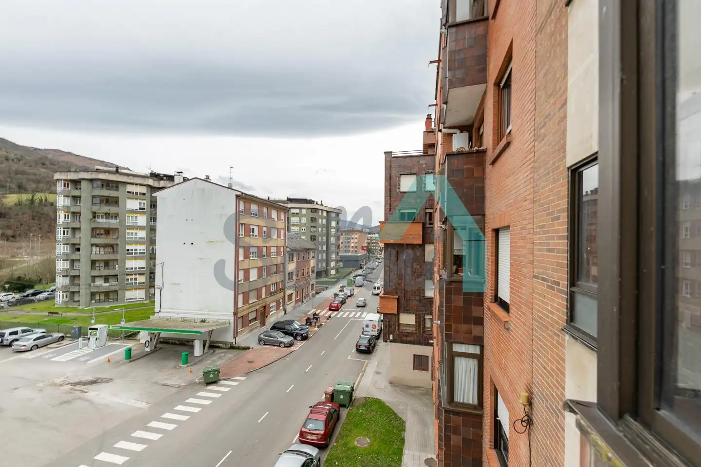 Außenansicht von Wohnung zum Verkauf in Lena mit Heizung, Parkett und Terrasse