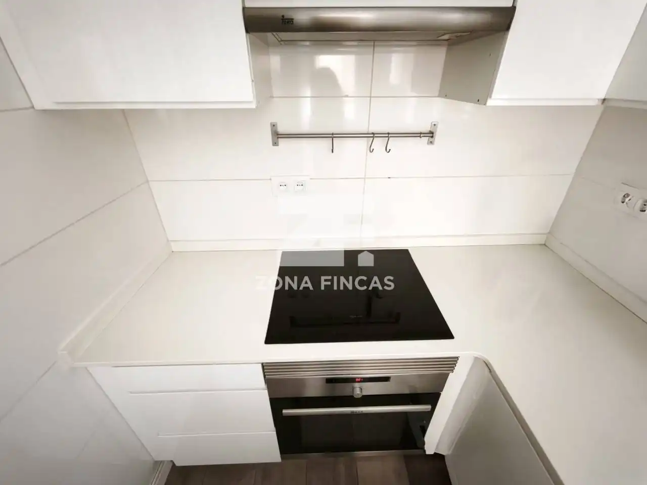 Cuina de Pis en venda en Santa Coloma de Gramenet amb Aire condicionat i Terrassa