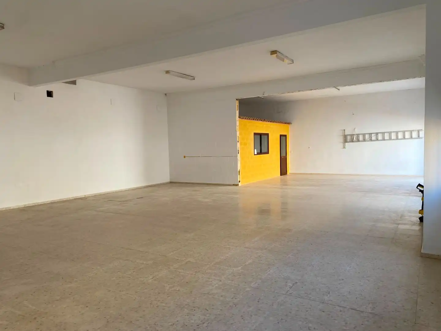 Local comercial en venda a Calle Alcalde Juan Pérez Mendoza 85, imagen 4
