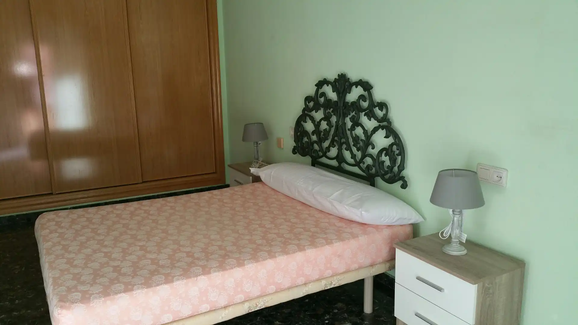 Habitación de Apartamento de alquiler en Albacete con Calefacción y Amueblado