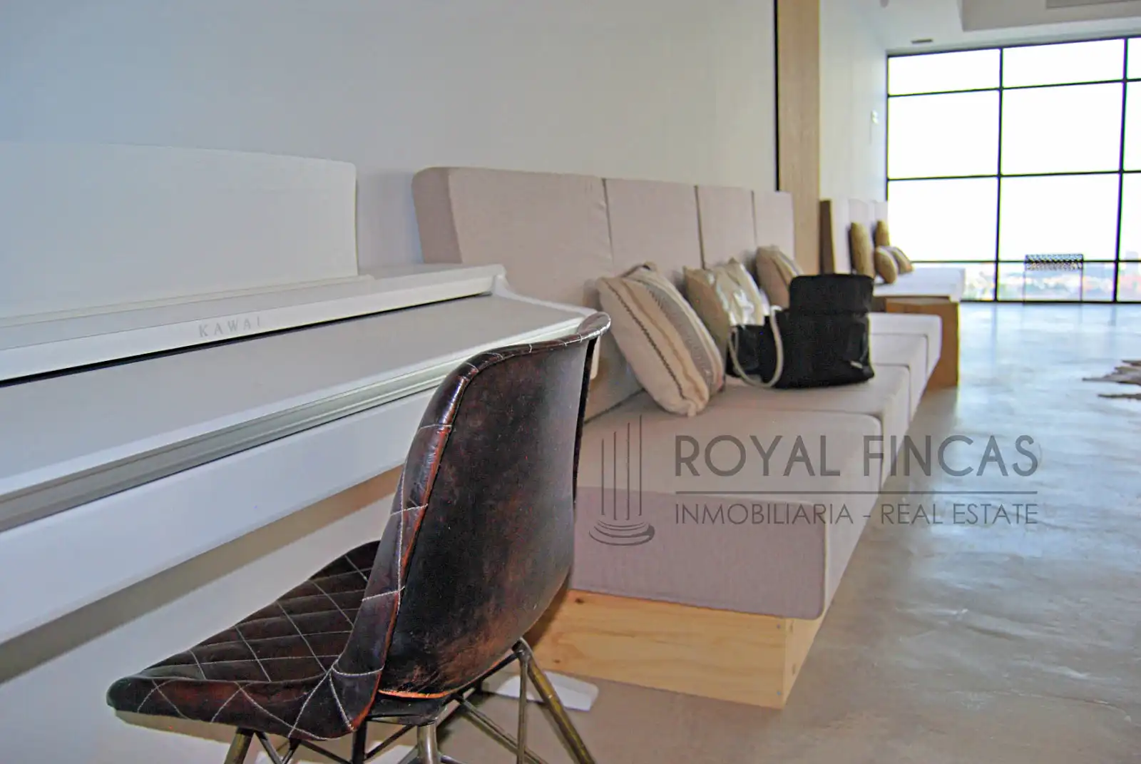 Living room of Detached homes for sale in Benalmádena  with Air Conditioner, Terrace and Swimming Pool