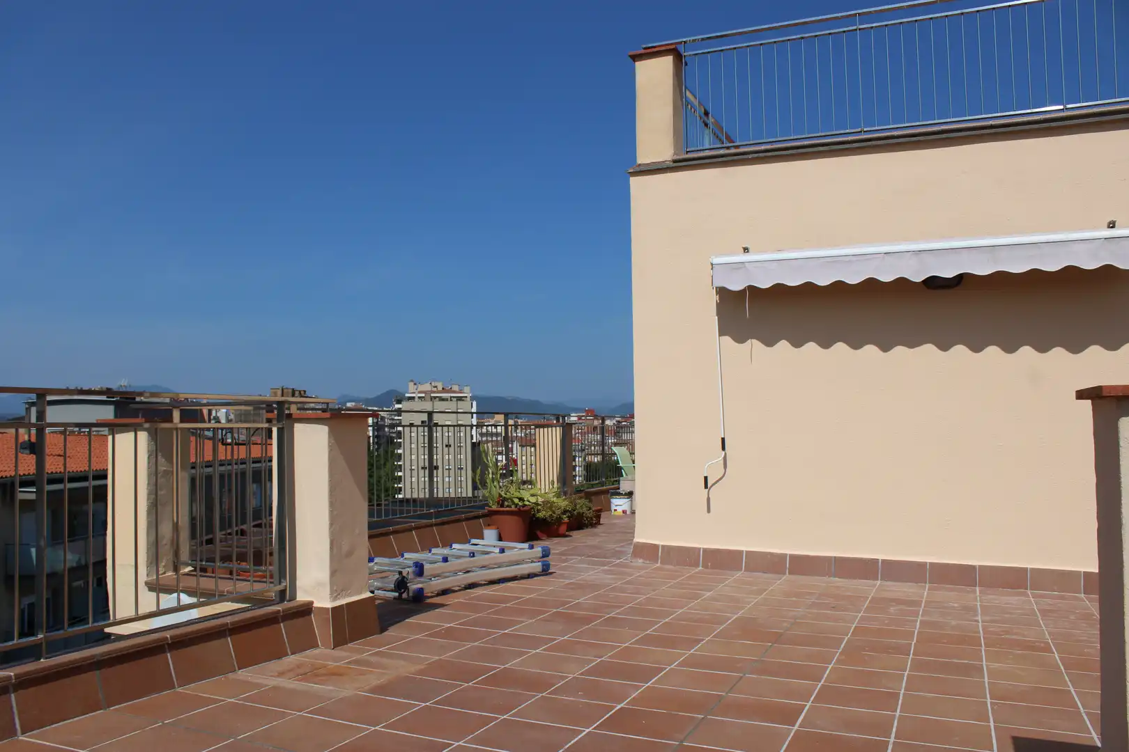 Terrasse von Dachboden zur Miete in Girona mit Heizung, Terrasse und Balkon