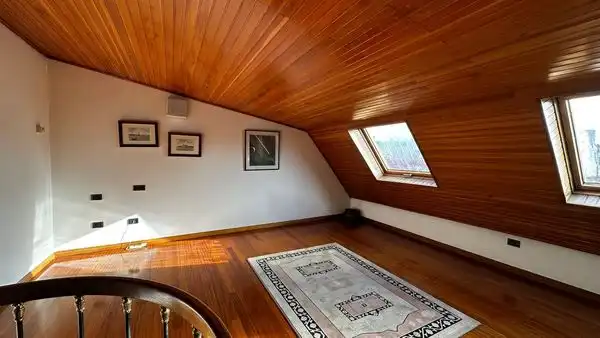 Maisonette zum Verkauf in Vigo  mit Heizung, Parkett und Terrasse