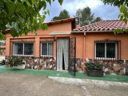 Exterior view of Country house for sale in L'Aleixar  with Swimming Pool
