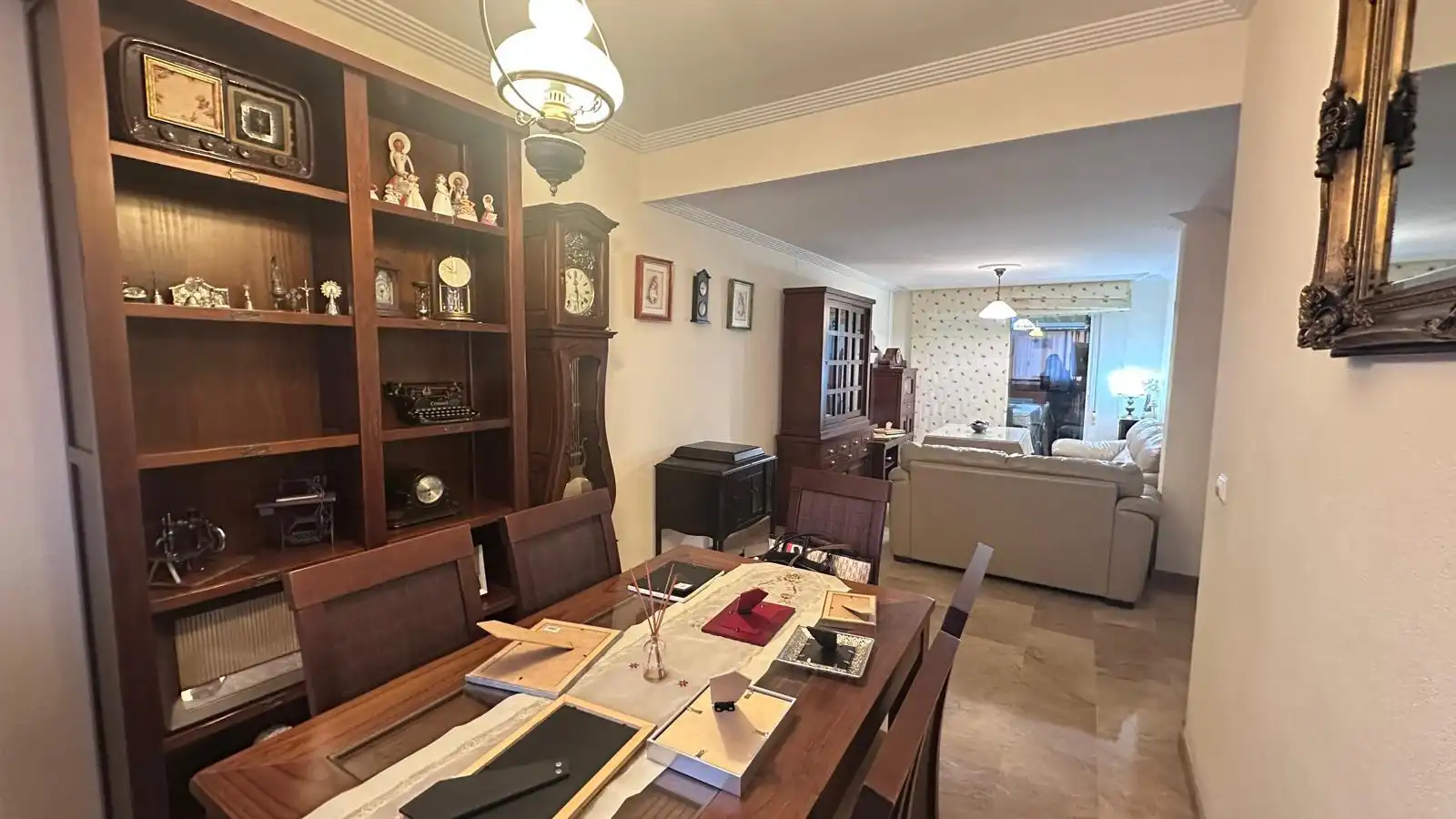 Esszimmer von Einfamilien-Reihenhaus zum Verkauf in La Puebla del Río mit Klimaanlage, Heizung und Terrasse