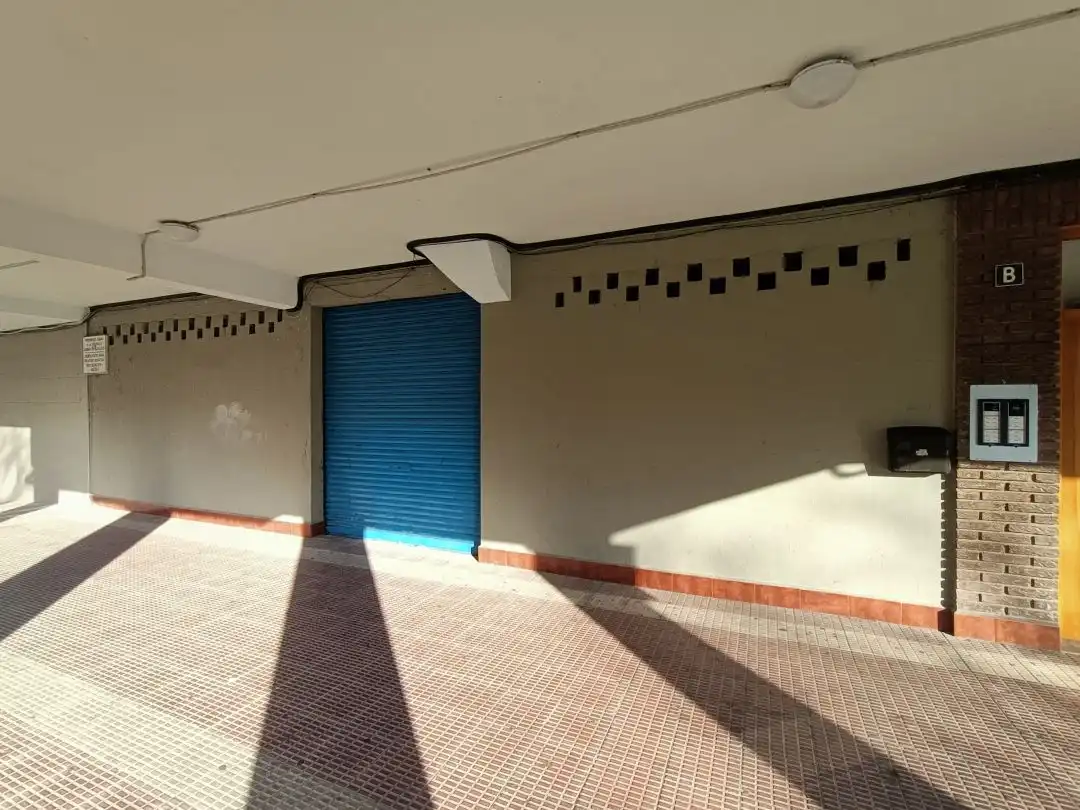 Local comercial de lloguer a Durango