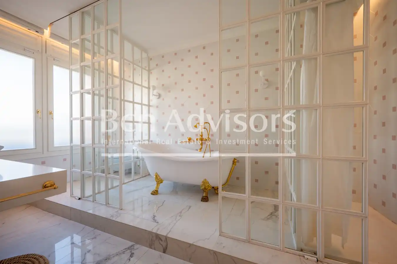 Bathroom of Attic for sale in Barcelona  with Air Conditioner, Heating and Terrace